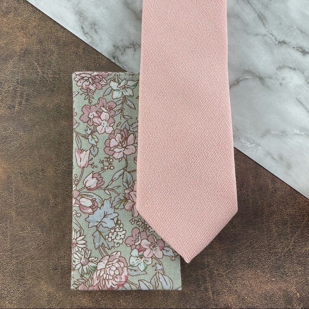 Men’s Pastel Pink Velour Necktie & Baby Sage Floral Pocket Square